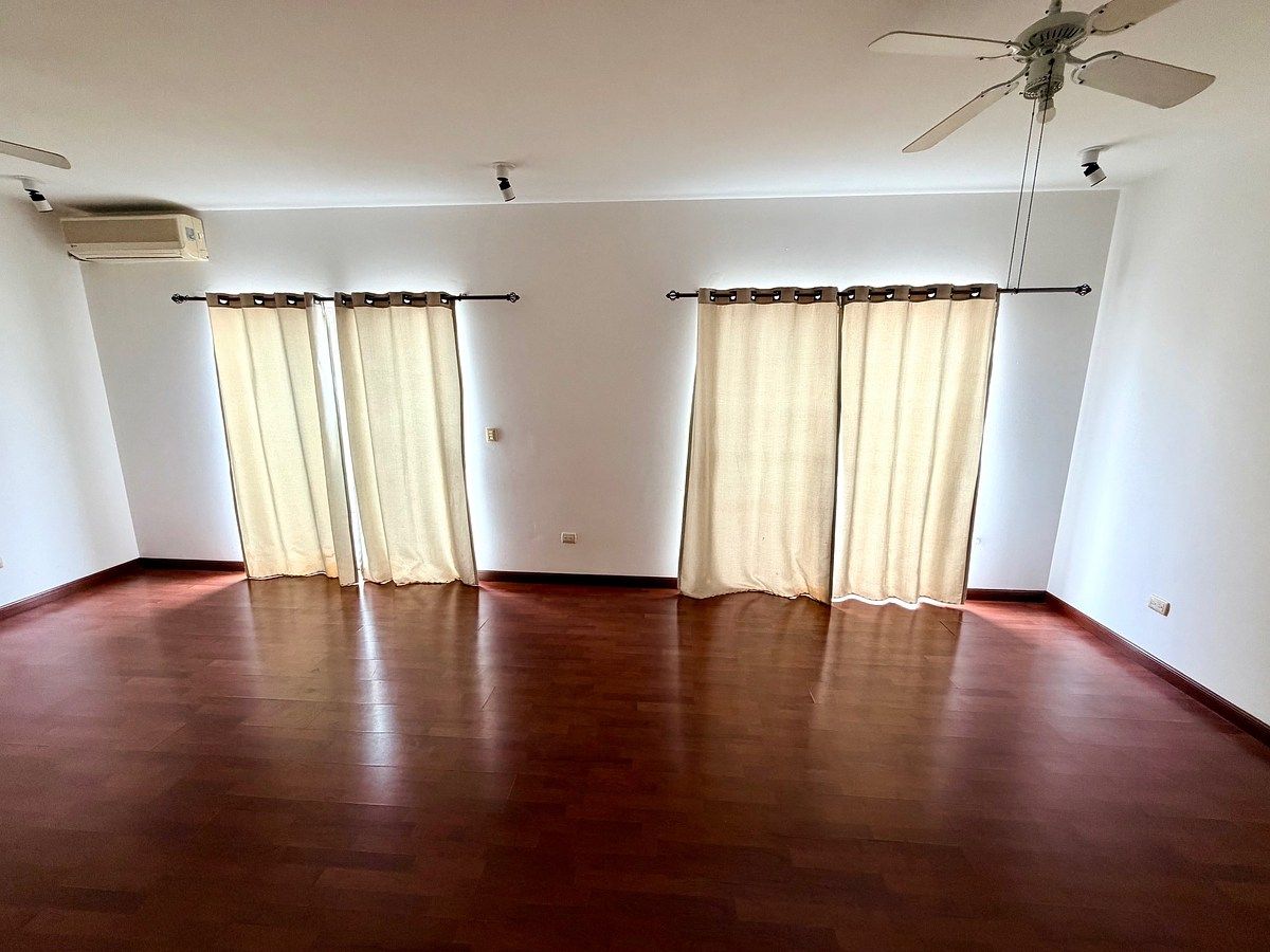 17 de 18: cuarto de juegos