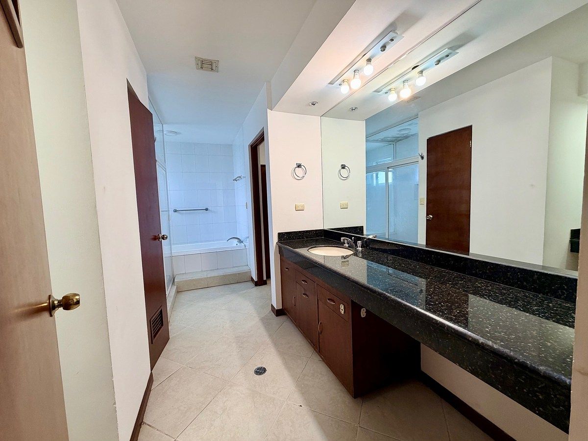 6 de 18: baño principal