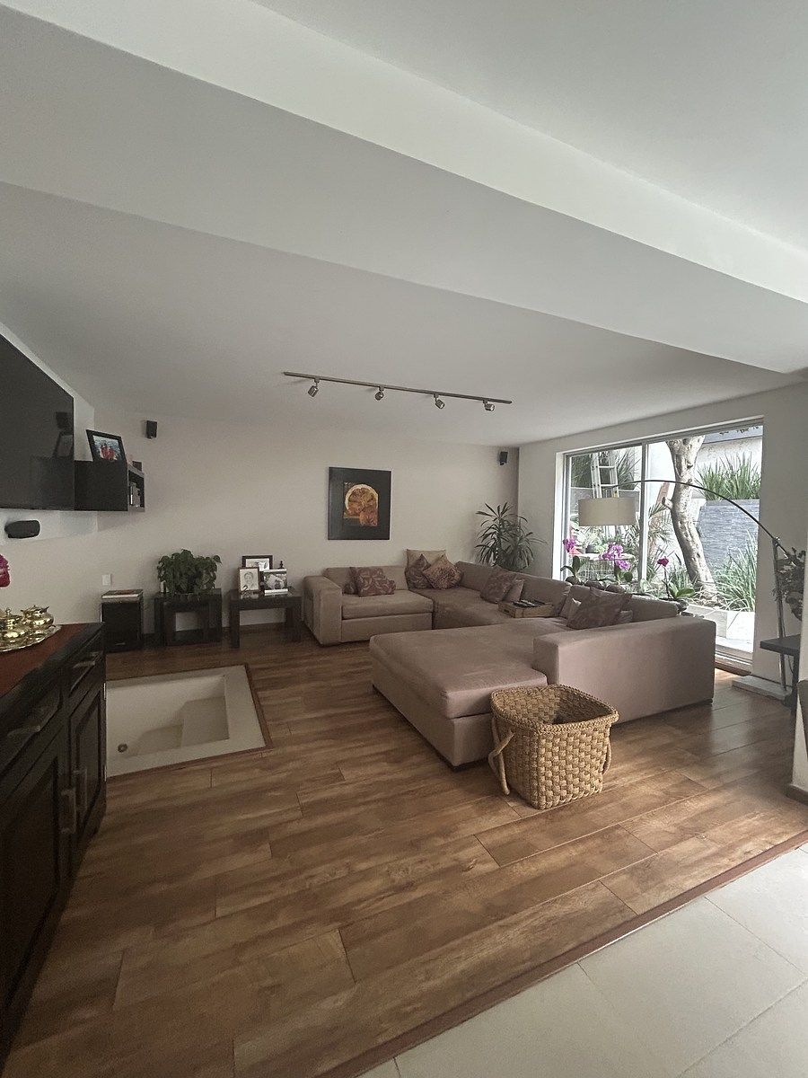 LINDA CASA EN VENTA EN CERRADA DE AGUACALIENTE, LOMAS HIPÓDROMO, foto 1 de 35
