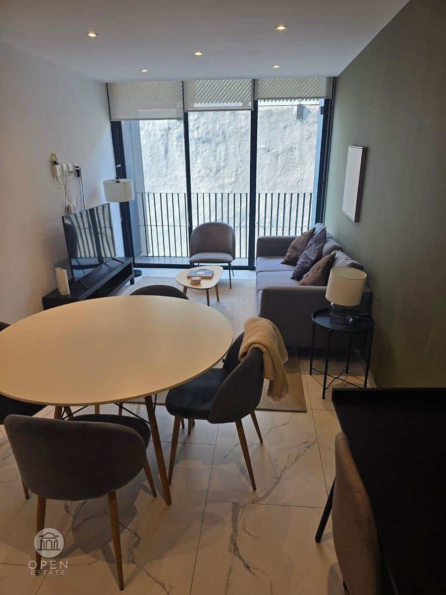 2 of 20: Comedor y sala