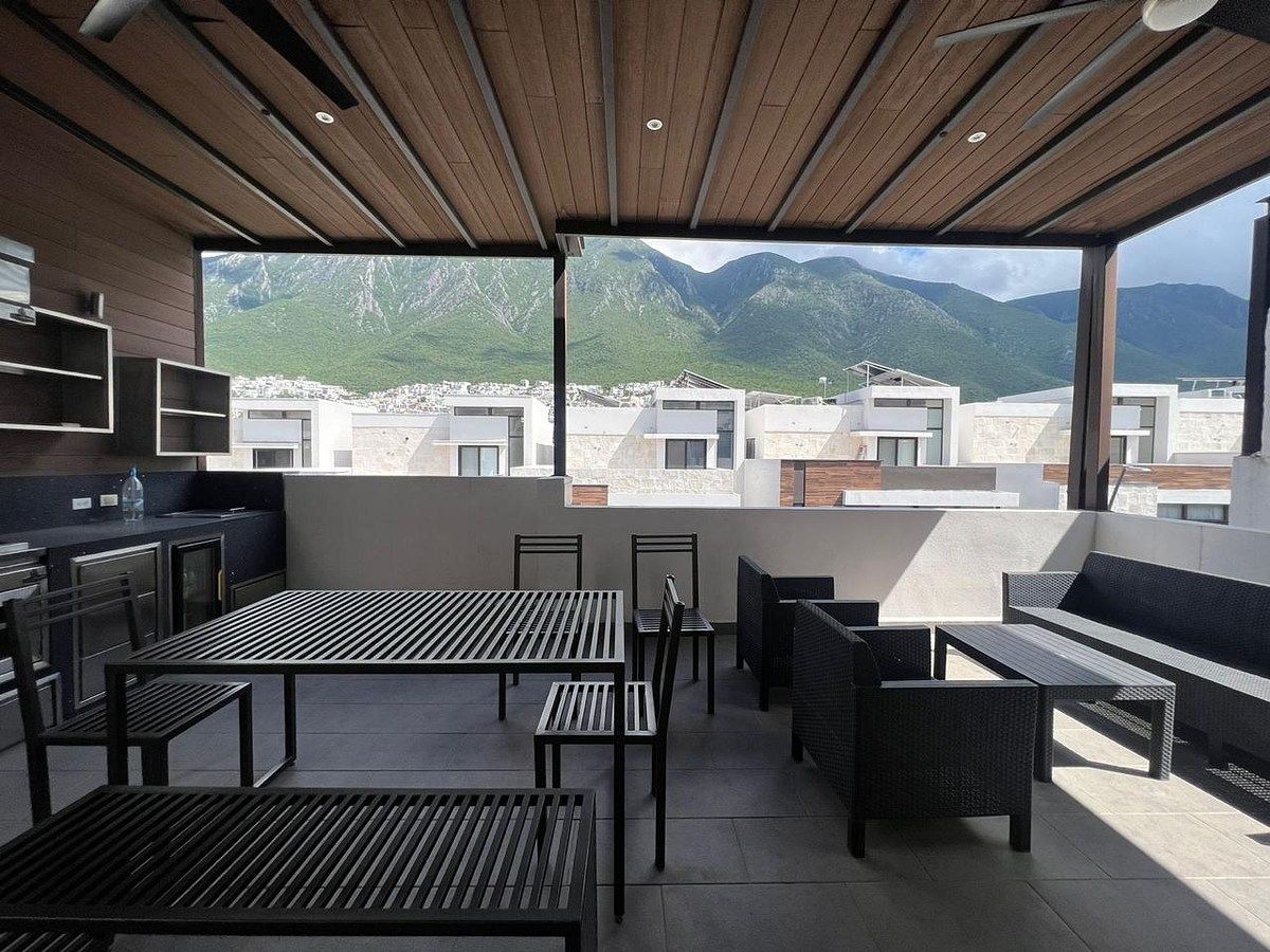 16 de 20: Terraza vista a la montaña