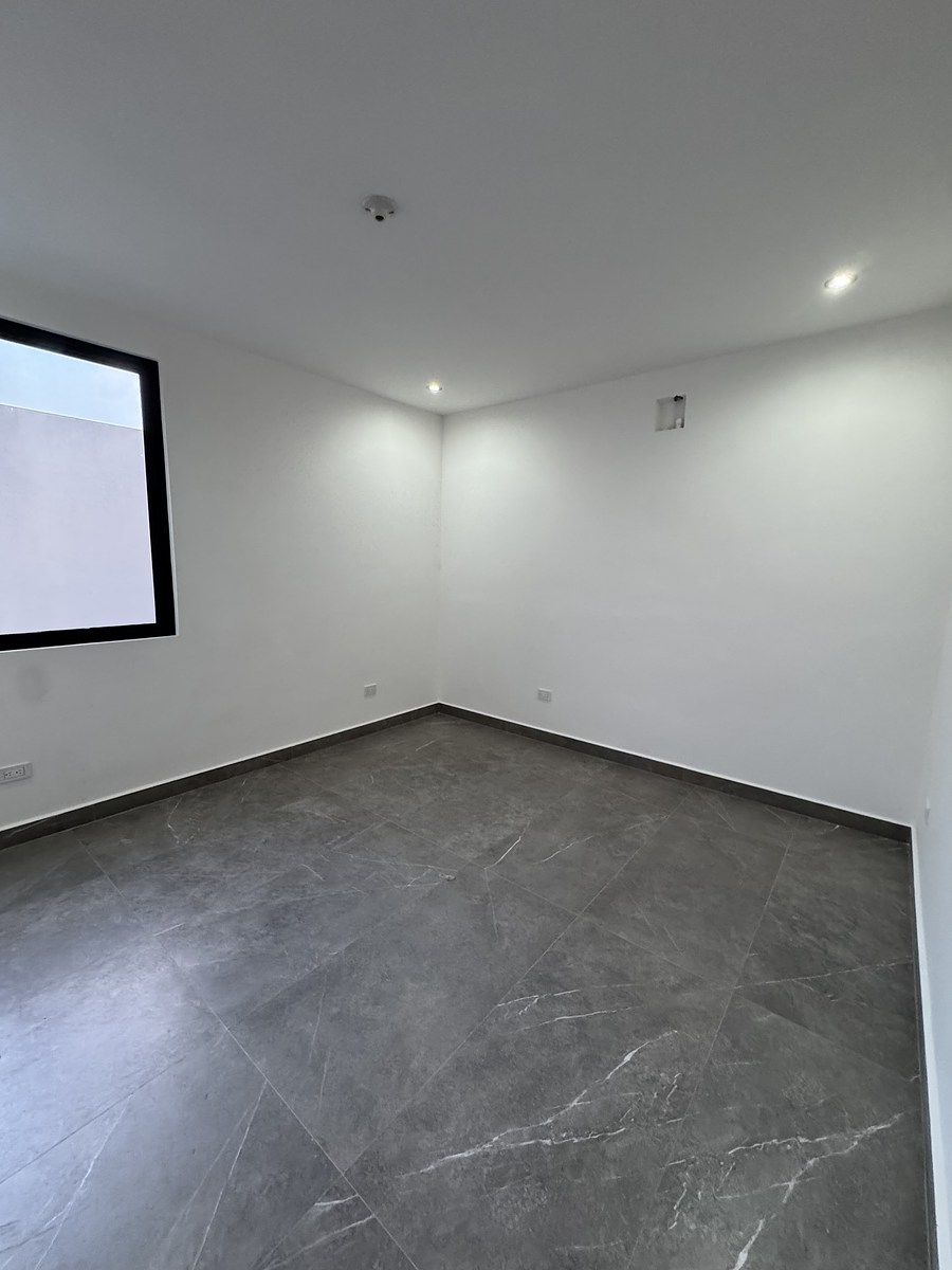 11 of 18: Recamara secundaria