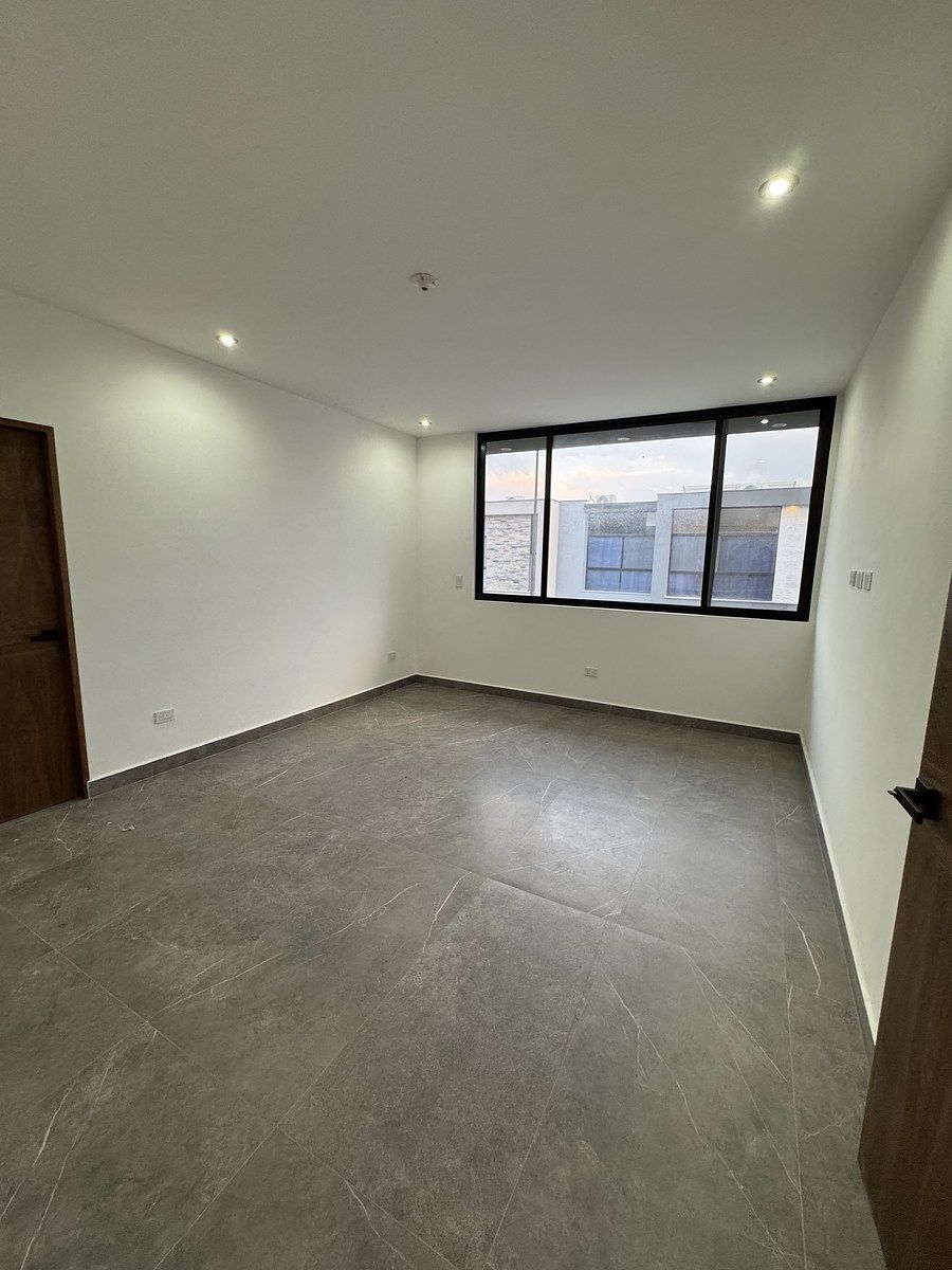 9 of 18: Recamara principal