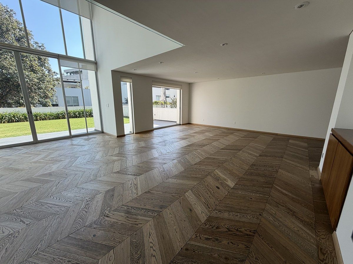 1 de 28: Estancia con salida al
Jardín