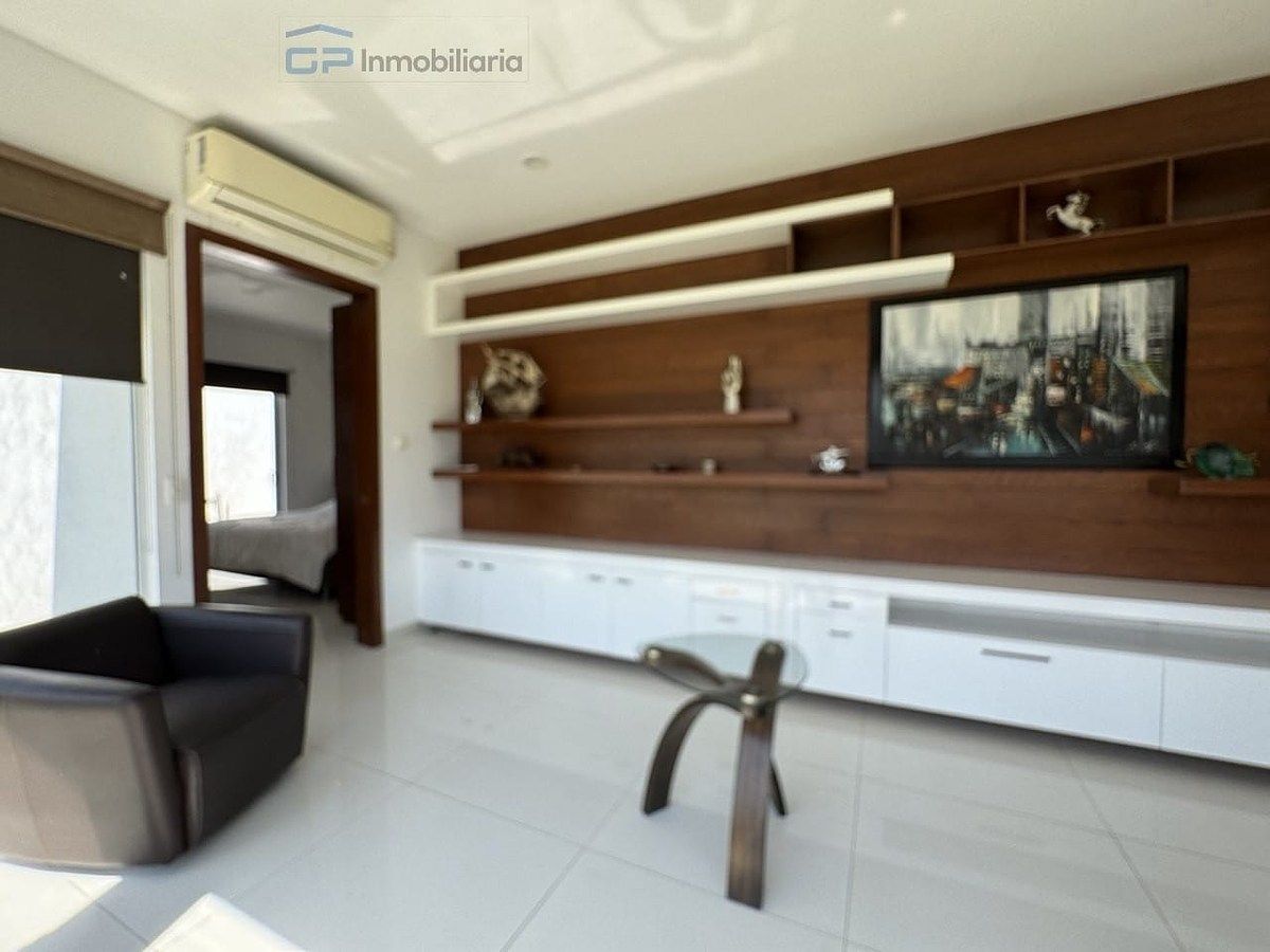 22 de 29: AREA DE RECIBIDOR O SALA DE .T.V