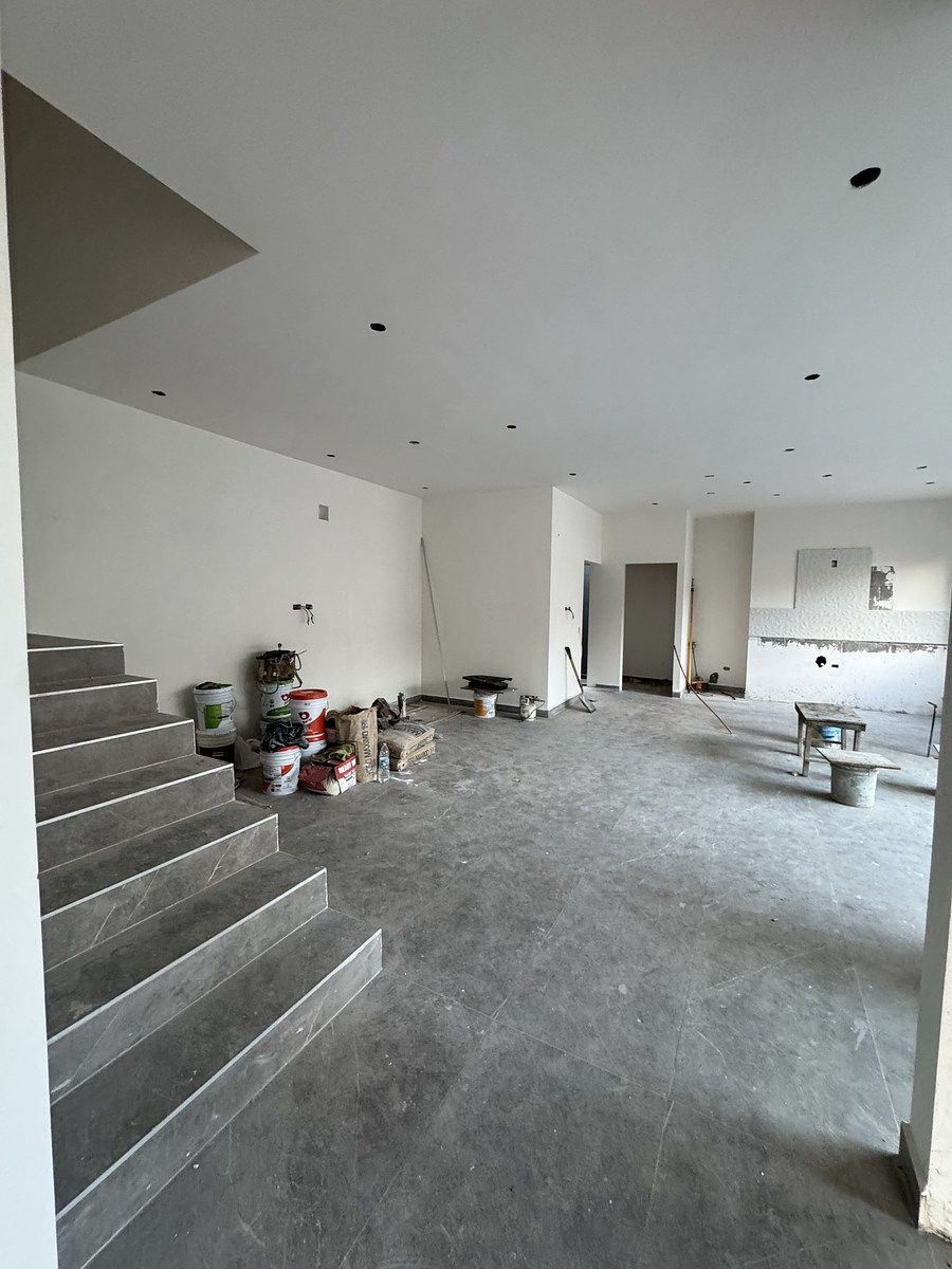 5 of 23: Entrada y vista planta baja