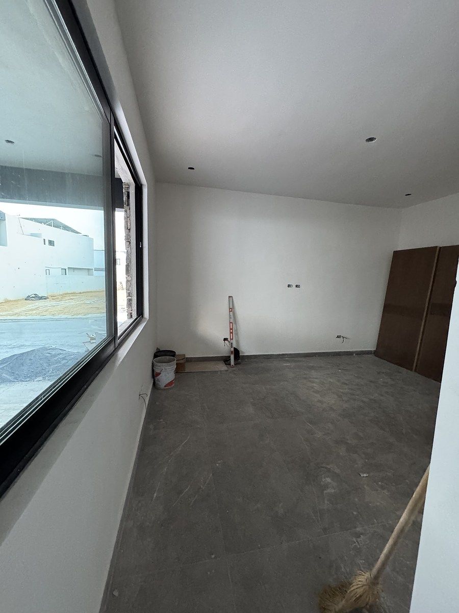 13 of 23: Recamara PB