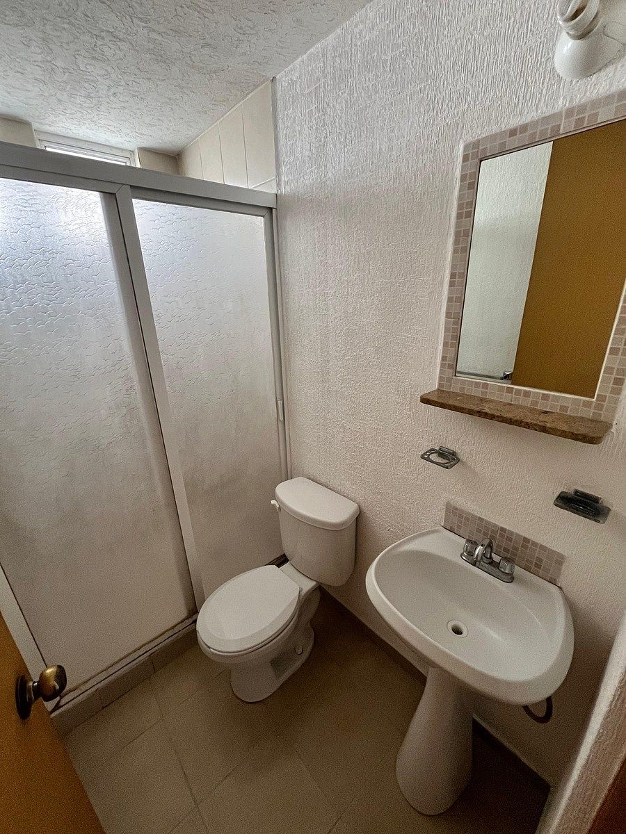 15 de 36: BAÑO COMPLETO