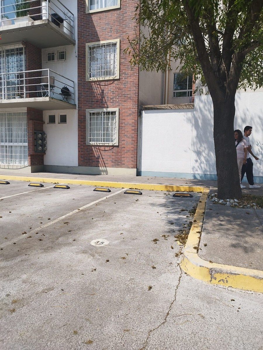 35 de 36: CAJÓN DE ESTACIONAMIENTO