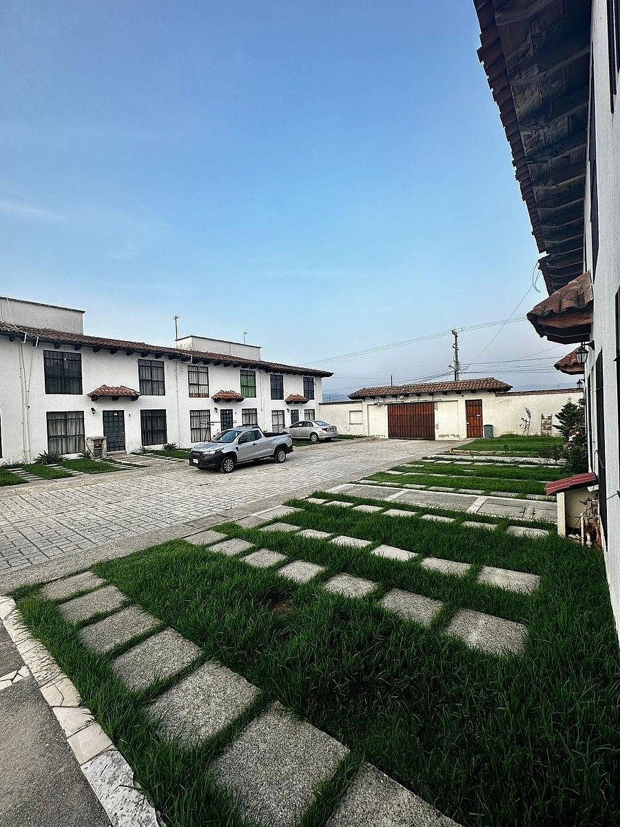 Se vende casa en privada