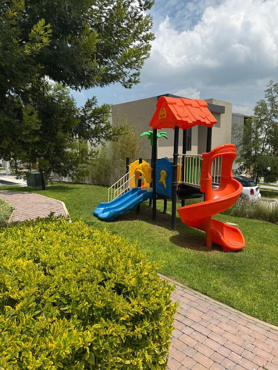 11 of 14: amenidades juegos infantiles