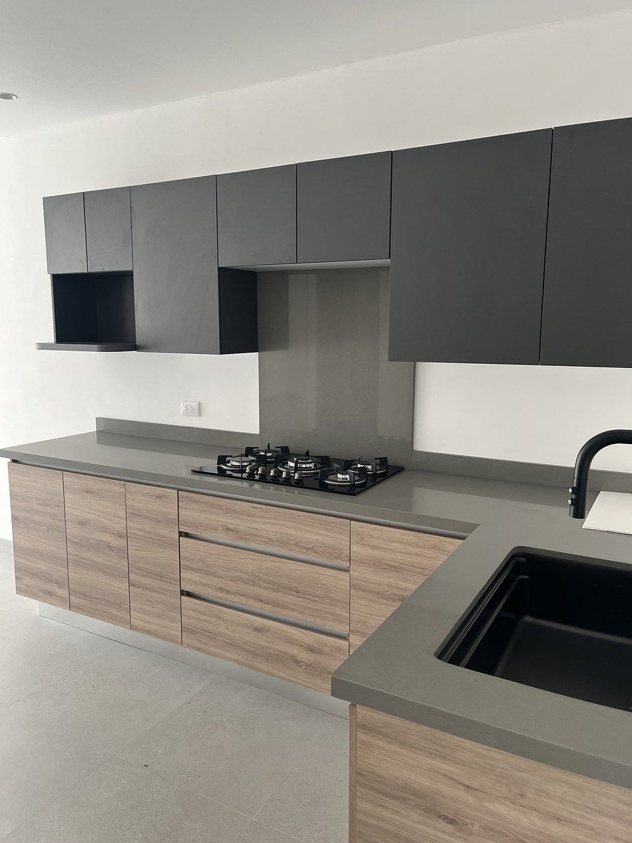 2 of 11: Cocina equipada