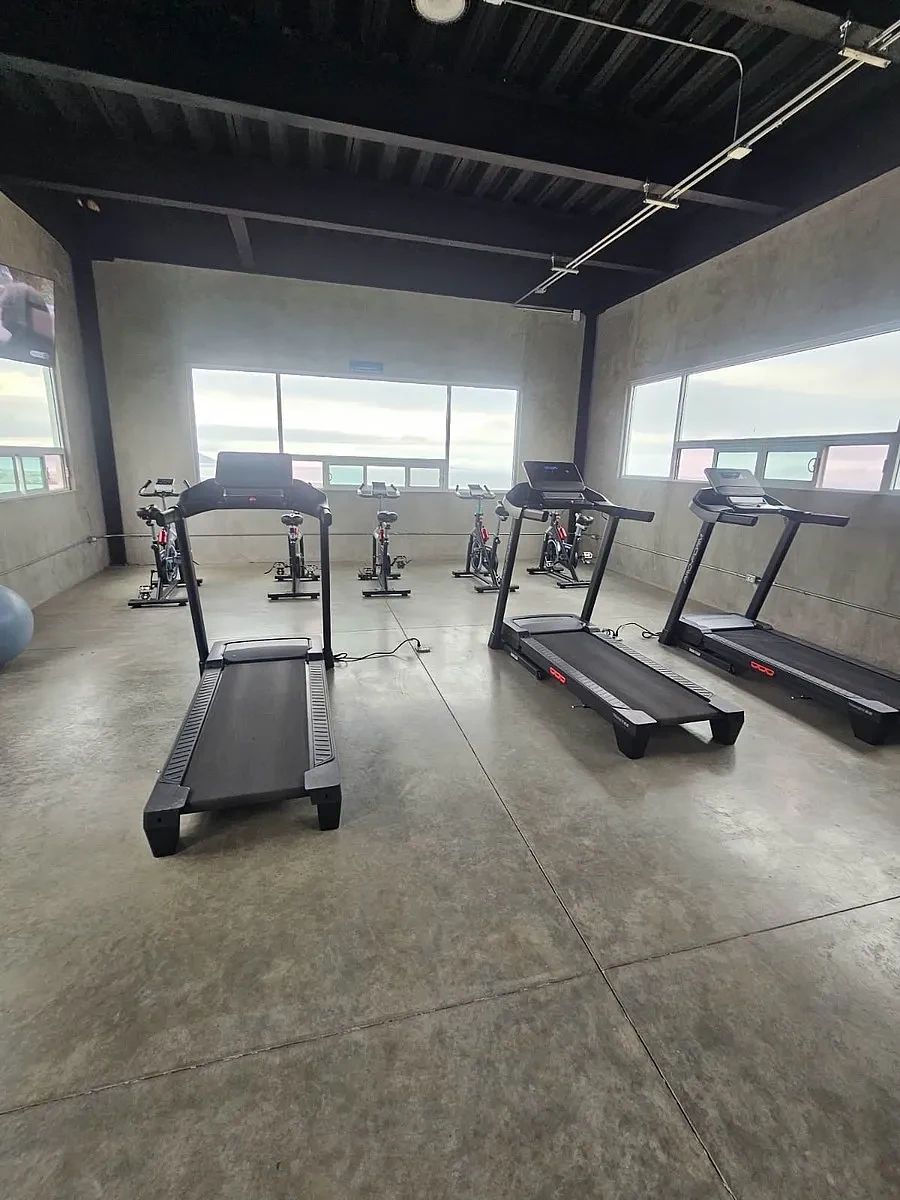 41 de 43: Gimnasio/Casa Club