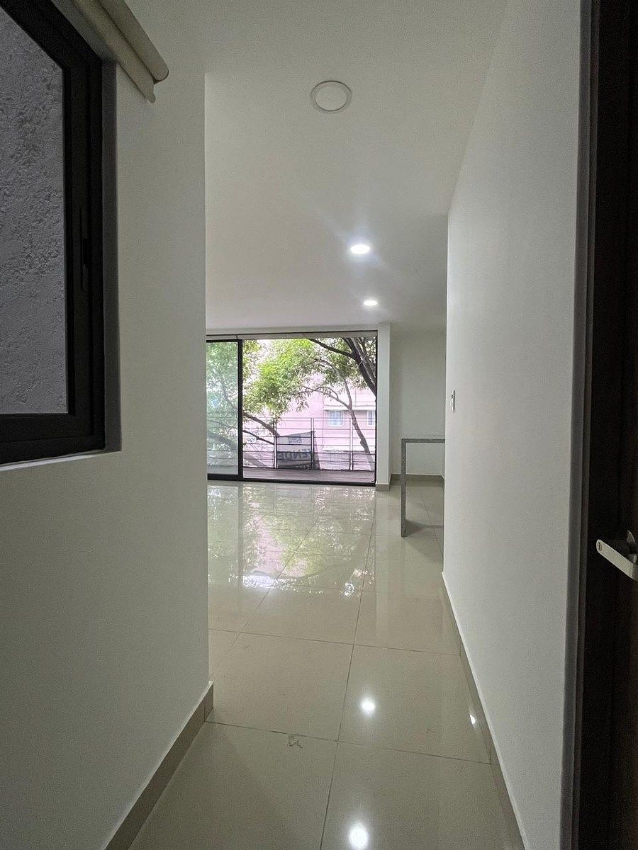 9 de 27: pasillo a sala