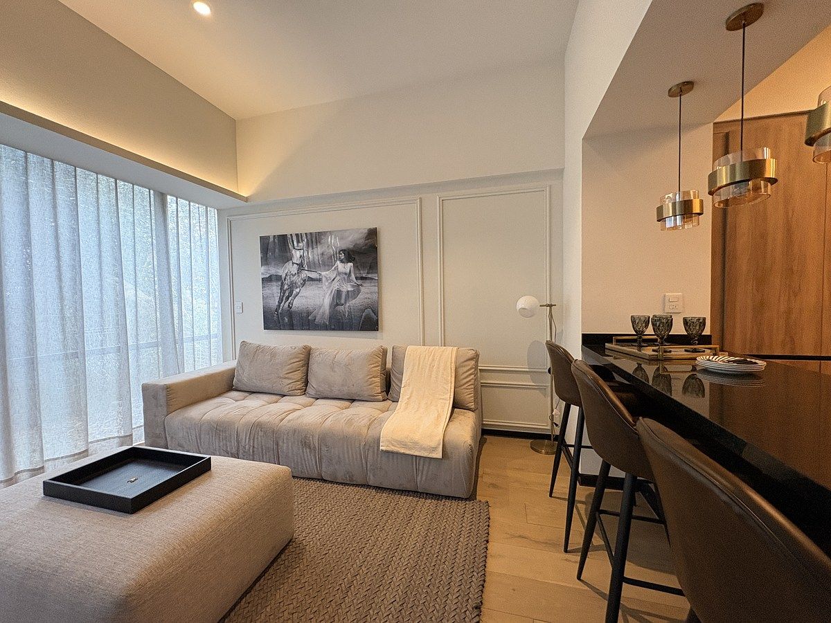 6 de 17: Family Room con acceso a la cocina