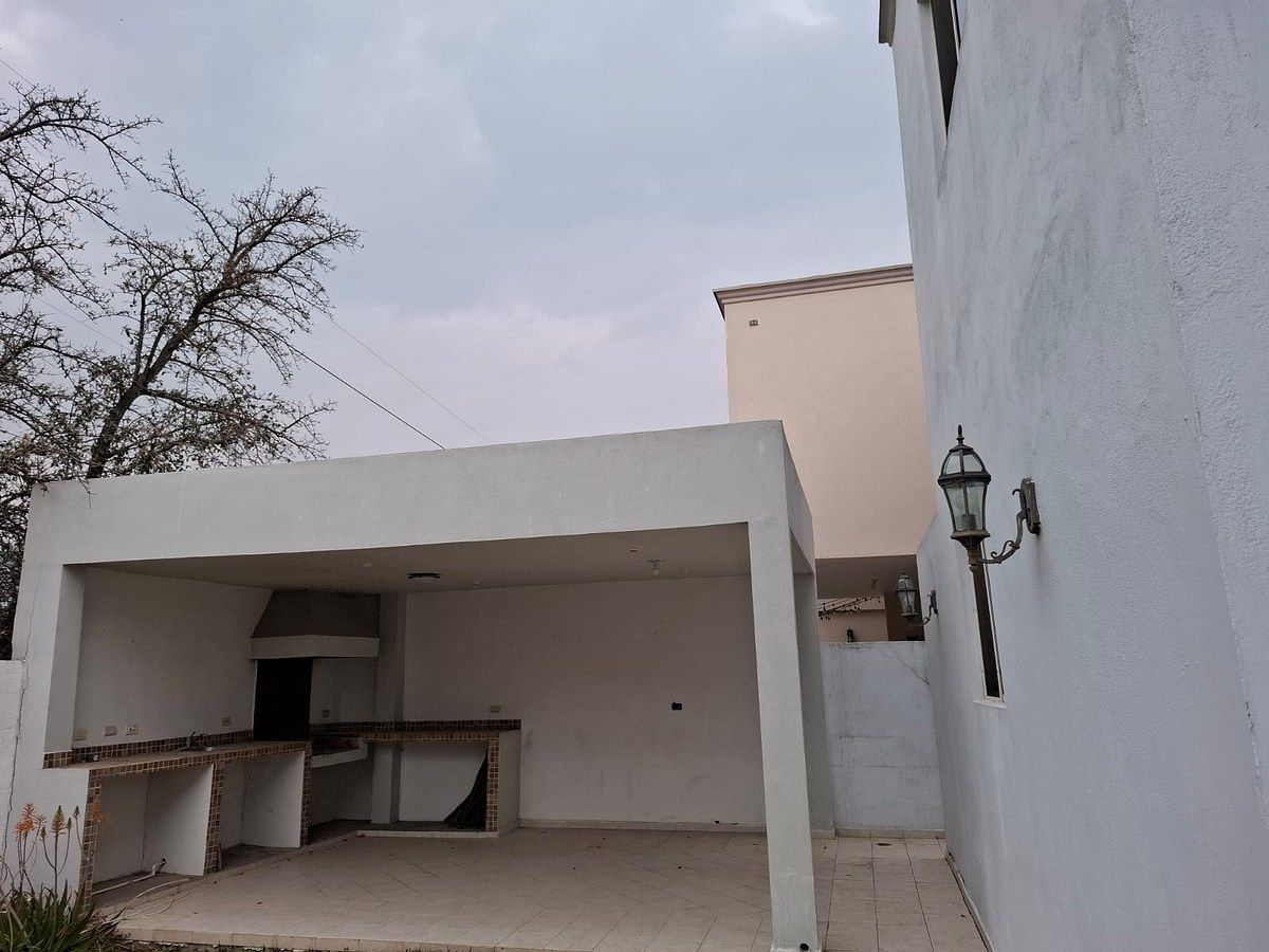 18 de 18: Área Asador