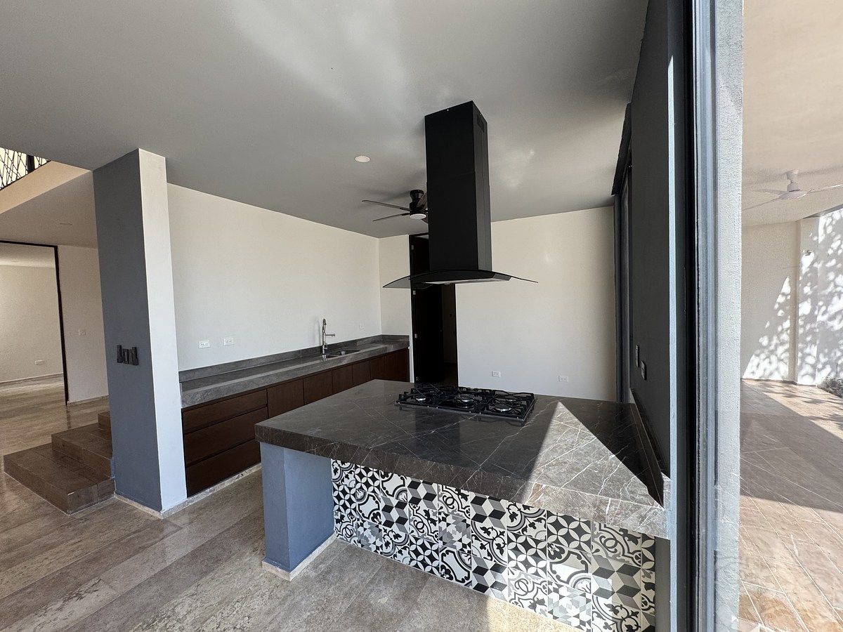 35 de 38: cocina equipada