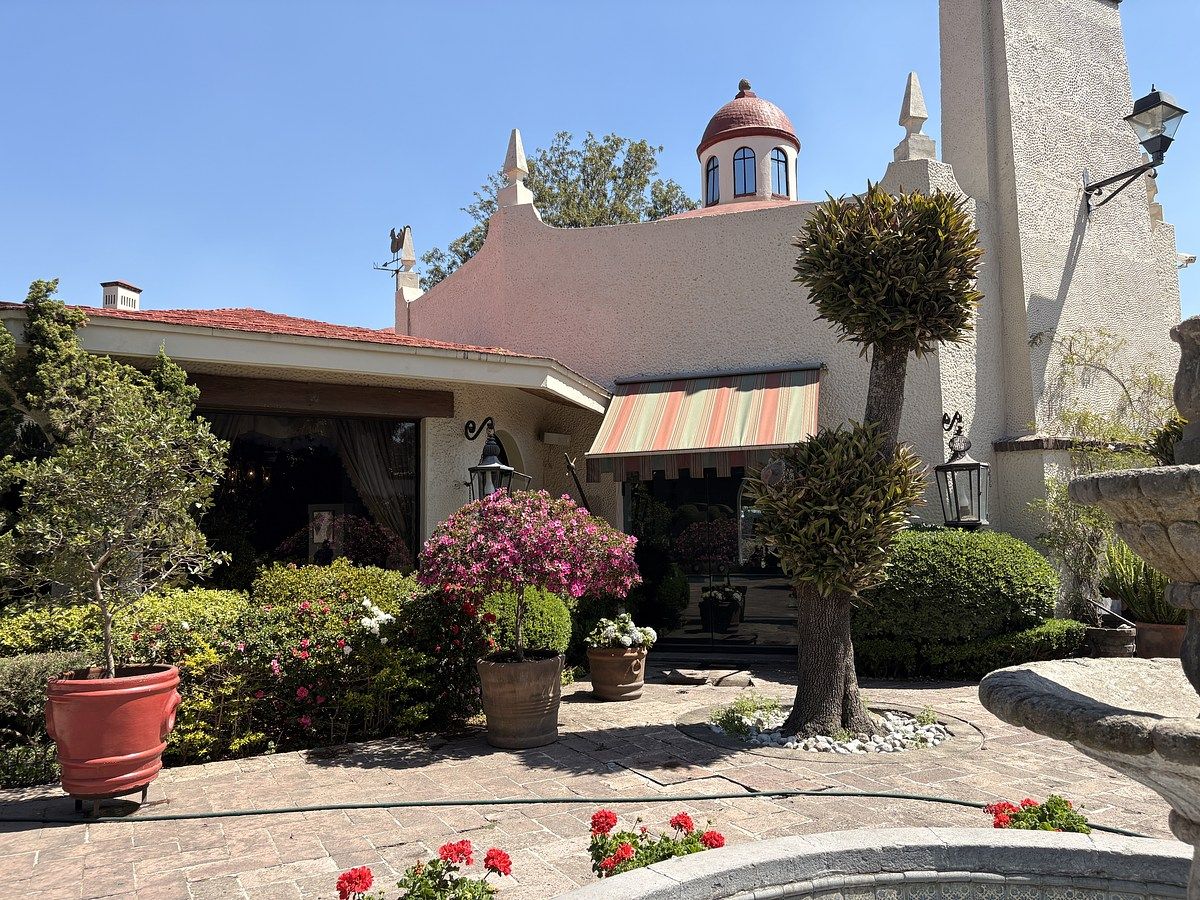 16 of 28: espacio exterior