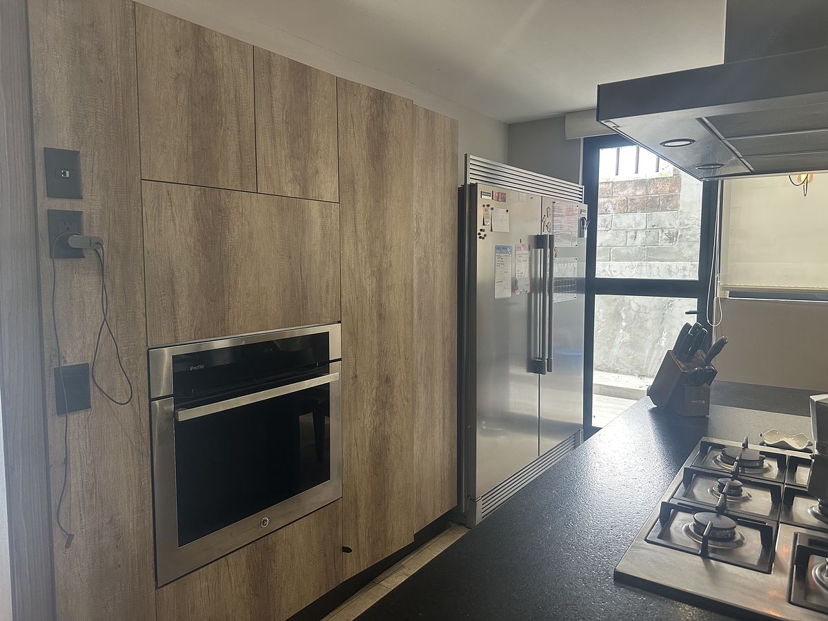 5 of 13: Cocina equipada