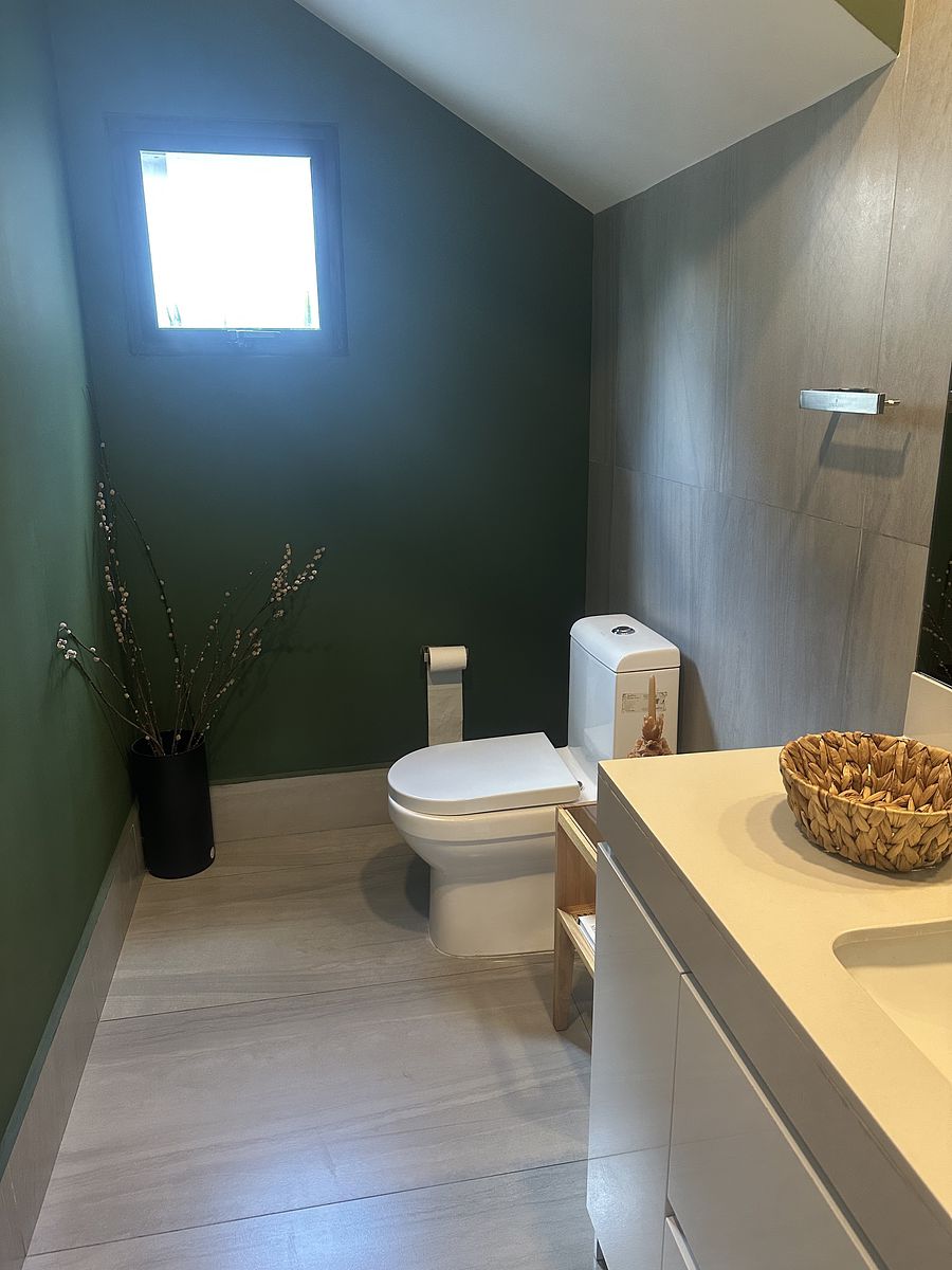 9 of 13: Baño visitas