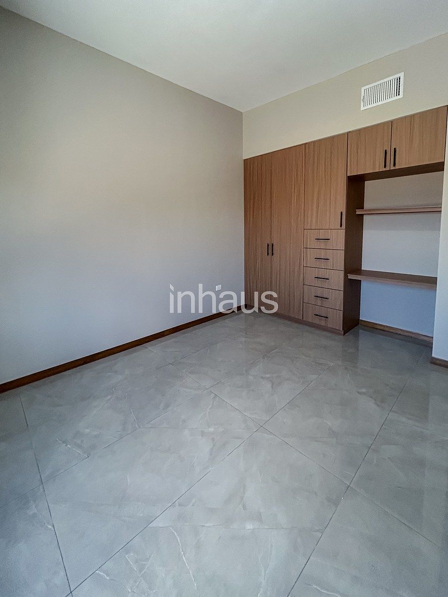 7 de 9: RECÁMARA SECUNDARIA CON CLOSET