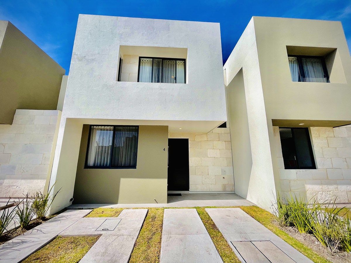 Casa en venta en ZIBATA | Acabados de lujo | Estudio | Amenidades con alberca. - foto 1