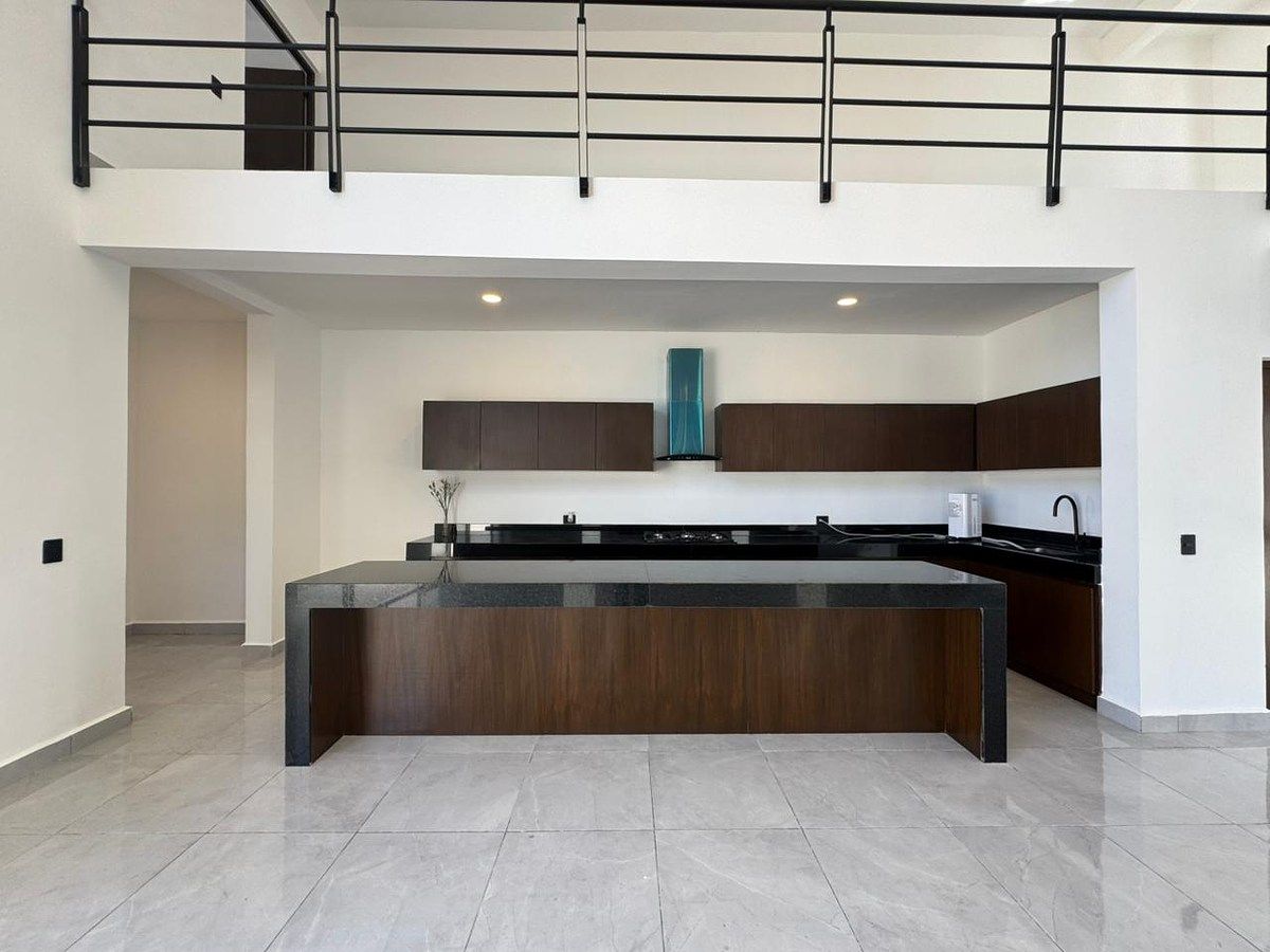 1 de 33: Área de comedor y cocina