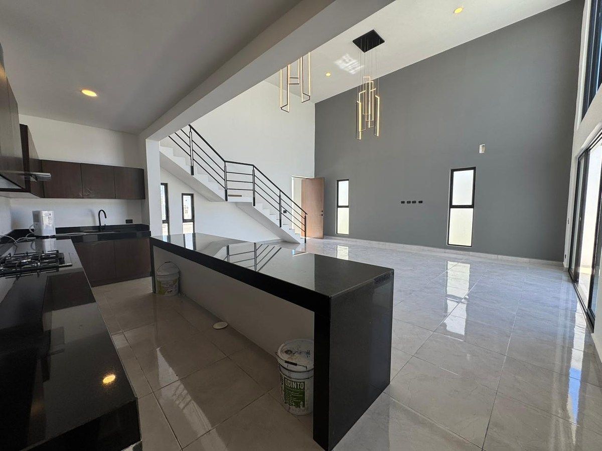 4 de 33: Área de sala comedor y  cocina