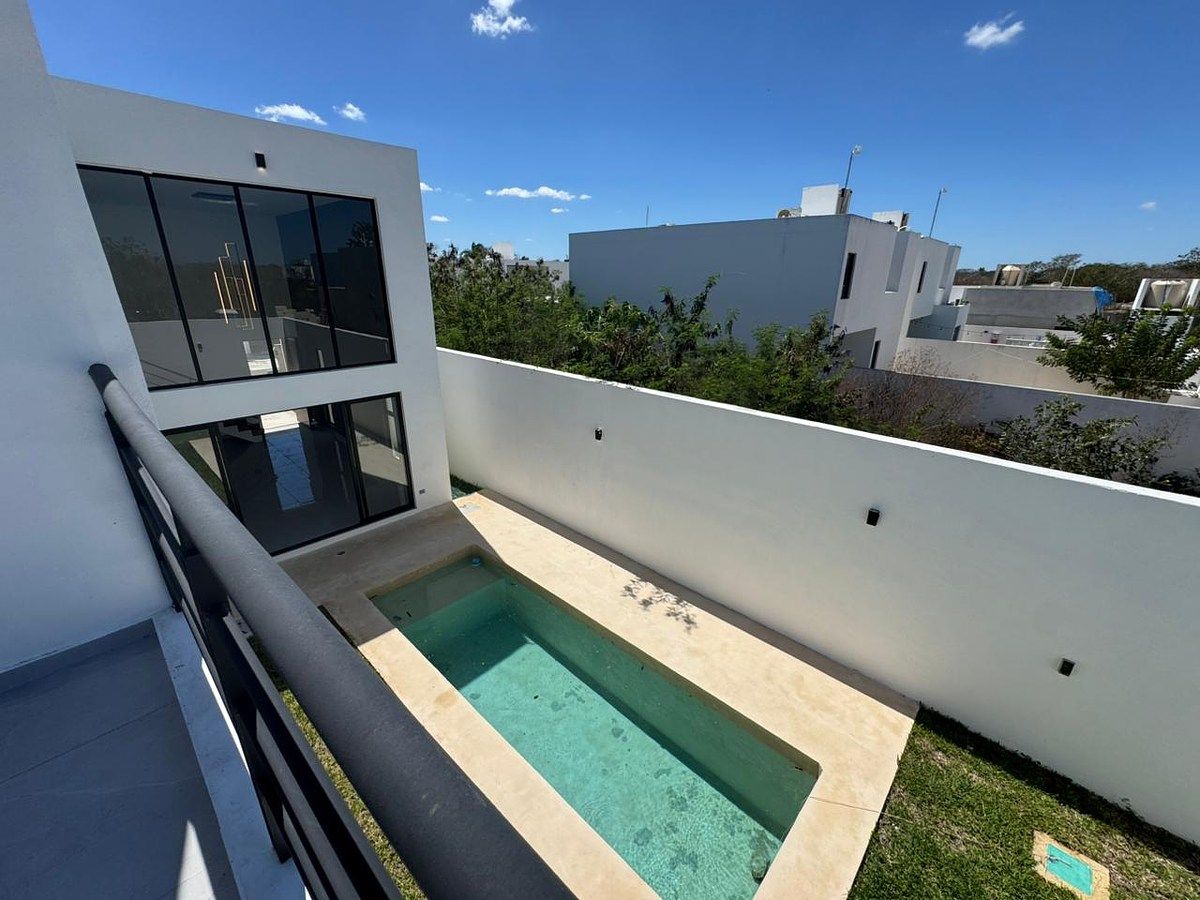 23 de 33: Vista de la alberca