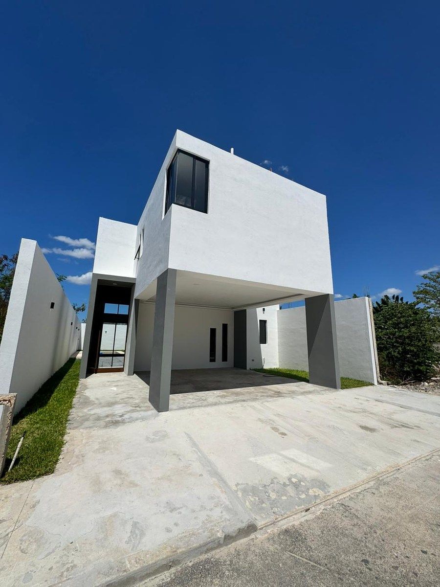 28 de 33: Fachada principal