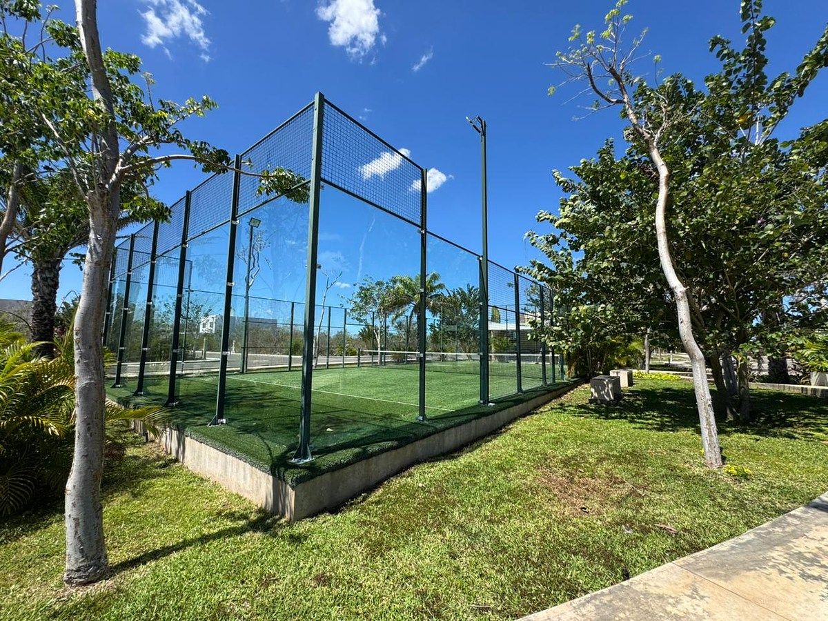 31 de 33: Cancha de Padel