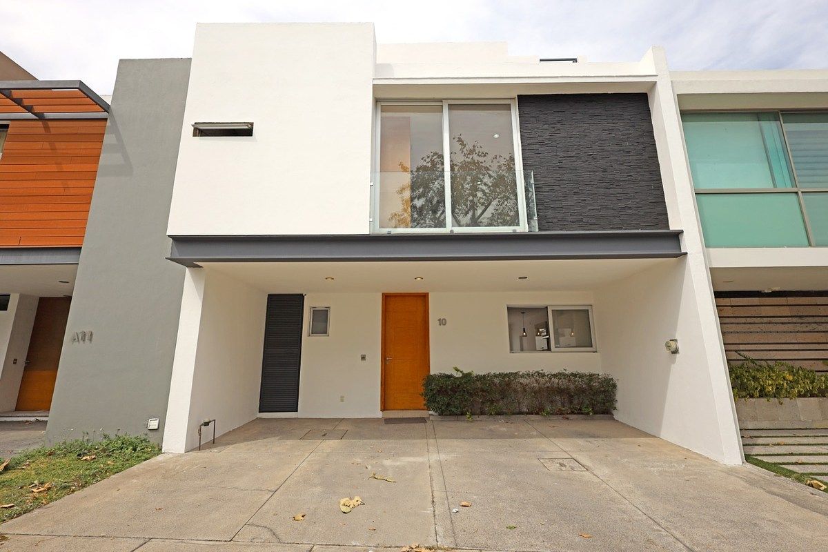 1 of 24: cochera 3 autos medianos/chicos