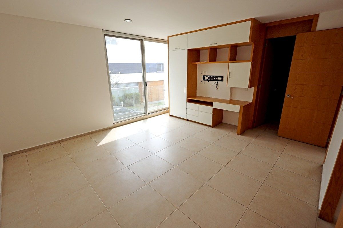 10 of 24: Recamara principal