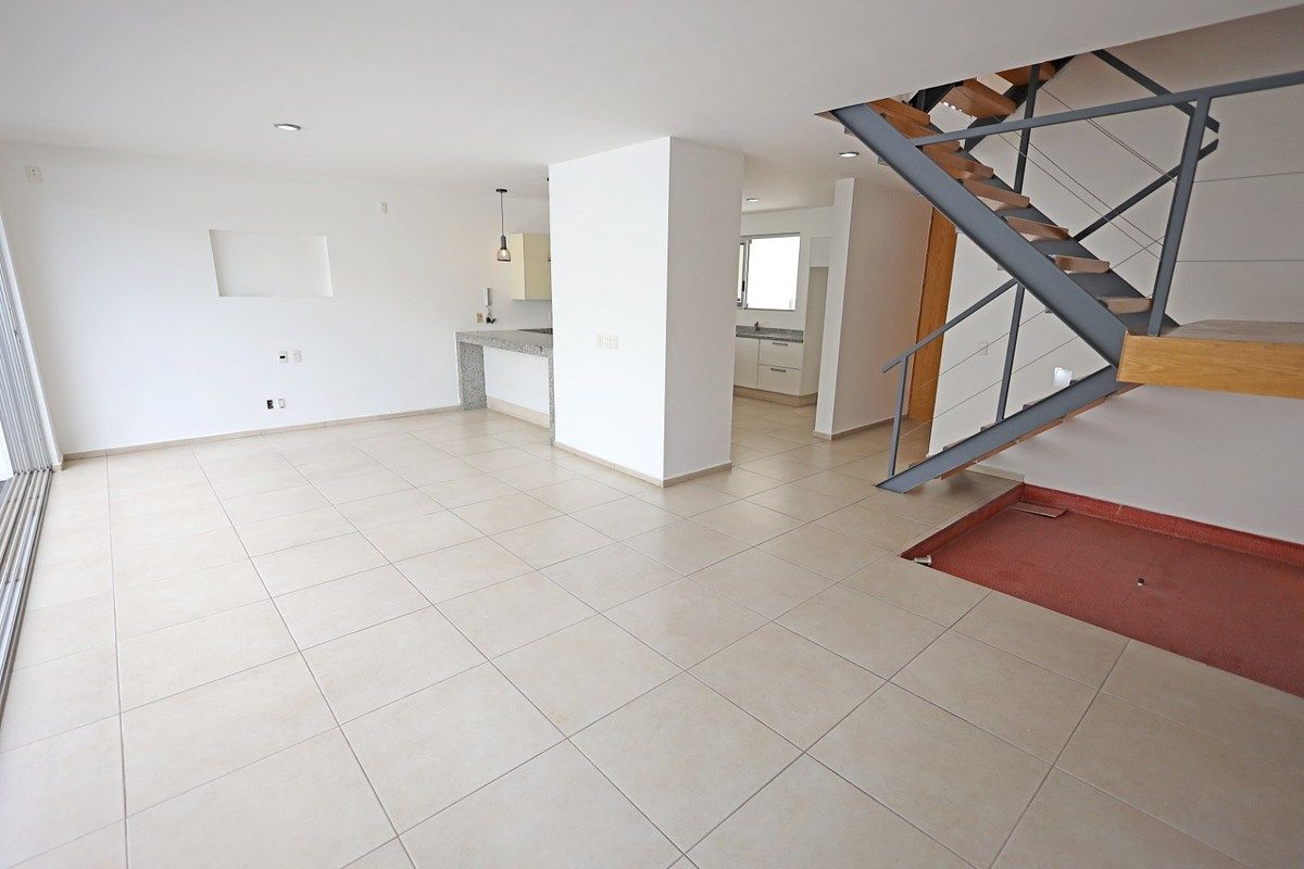 6 of 24: sala/comedor