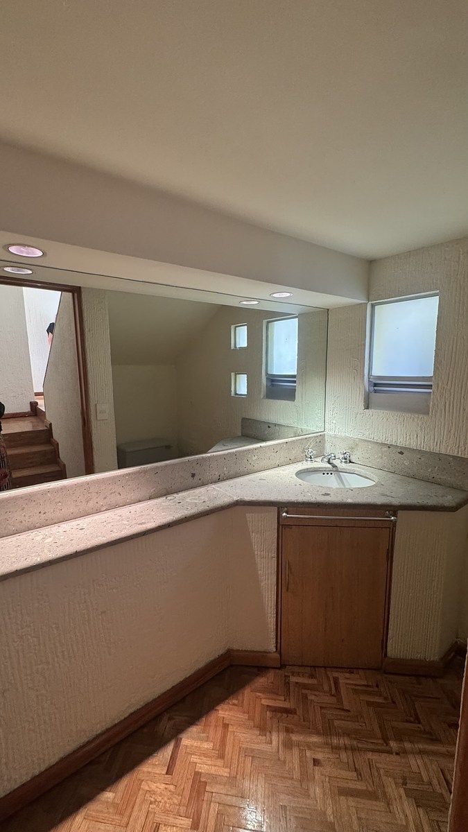 11 de 34: Baño visitas