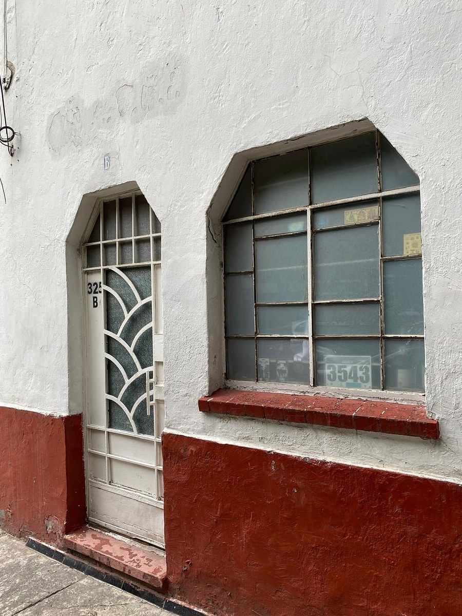 8 of 14: Pie de Calle