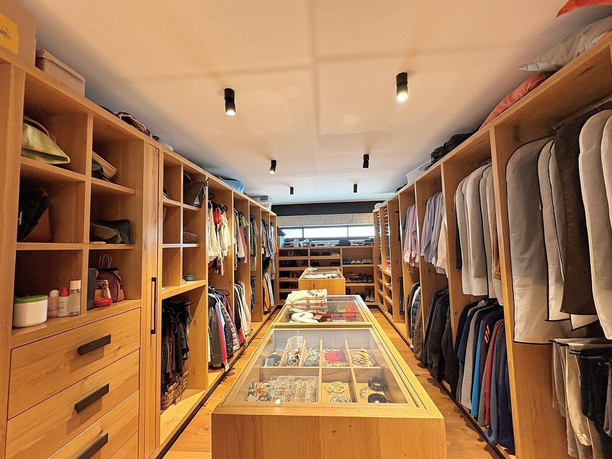 16 of 24: Walk- incloset amplio y elegante