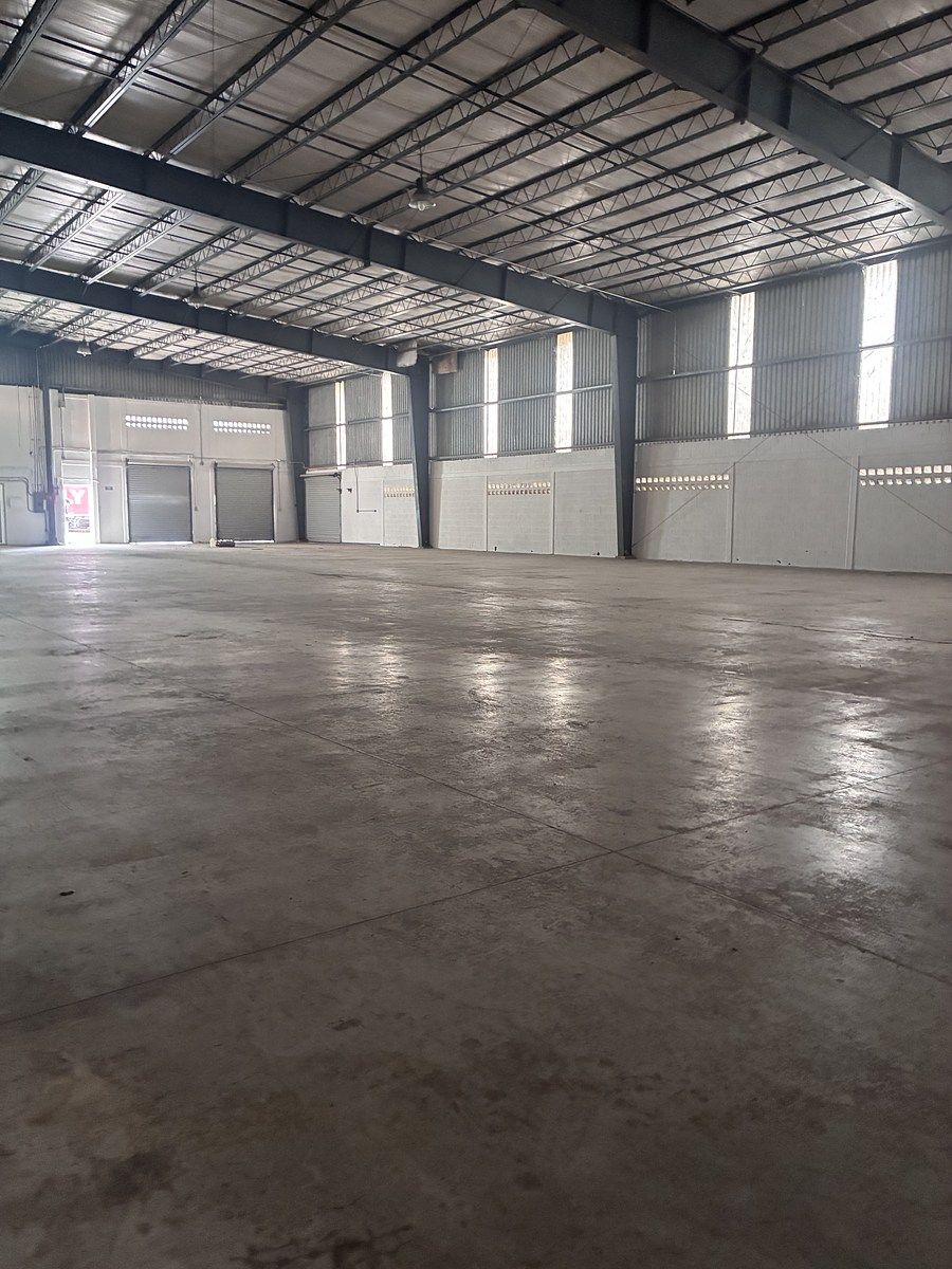 6 de 31: piso de bodega