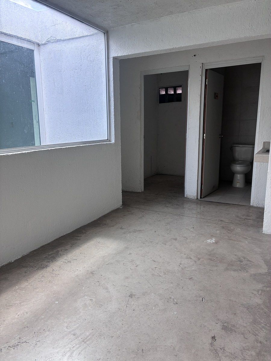 18 de 31: pasillo de oficina