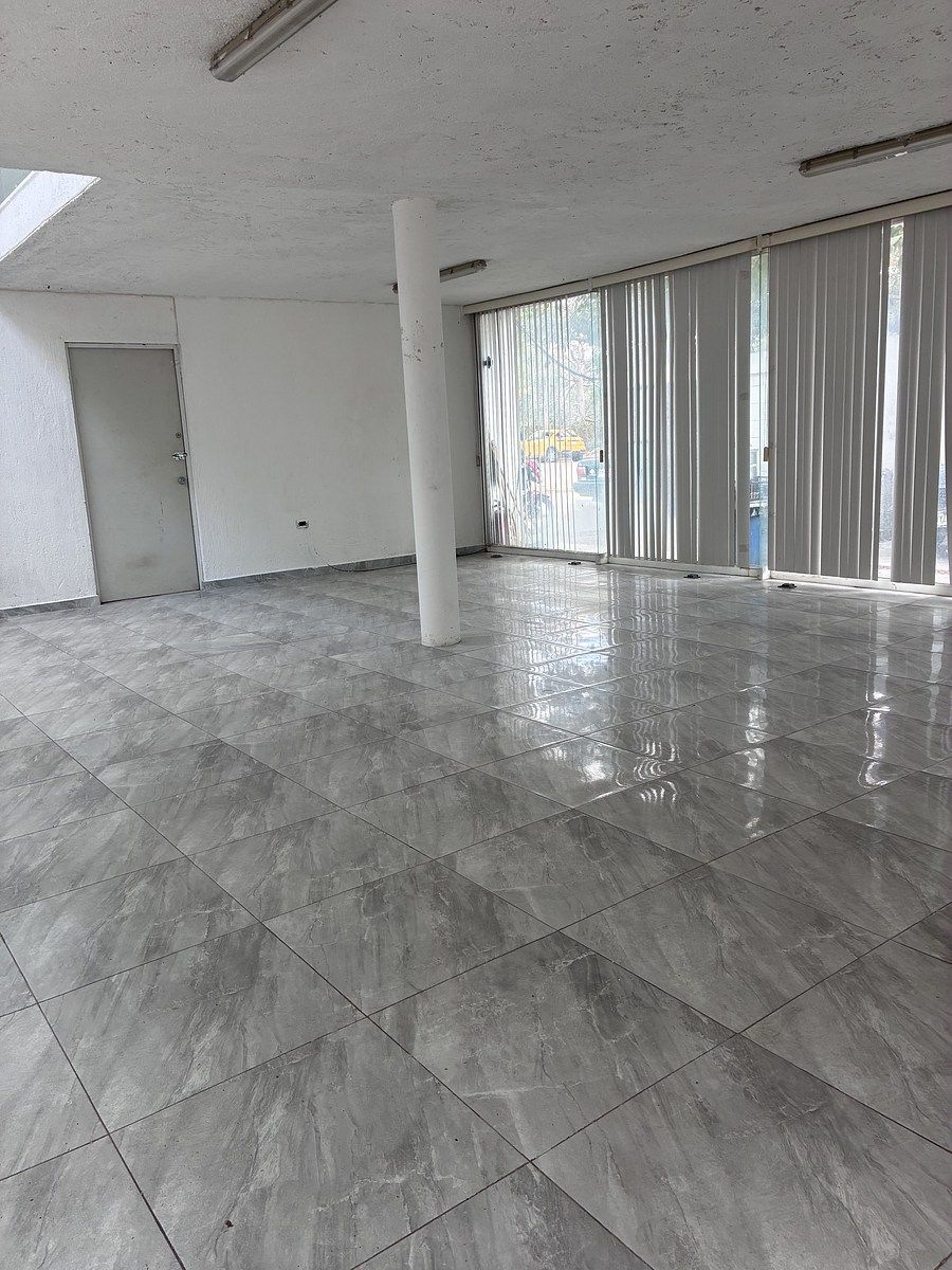 21 de 31: patio de oficinas segundo piso