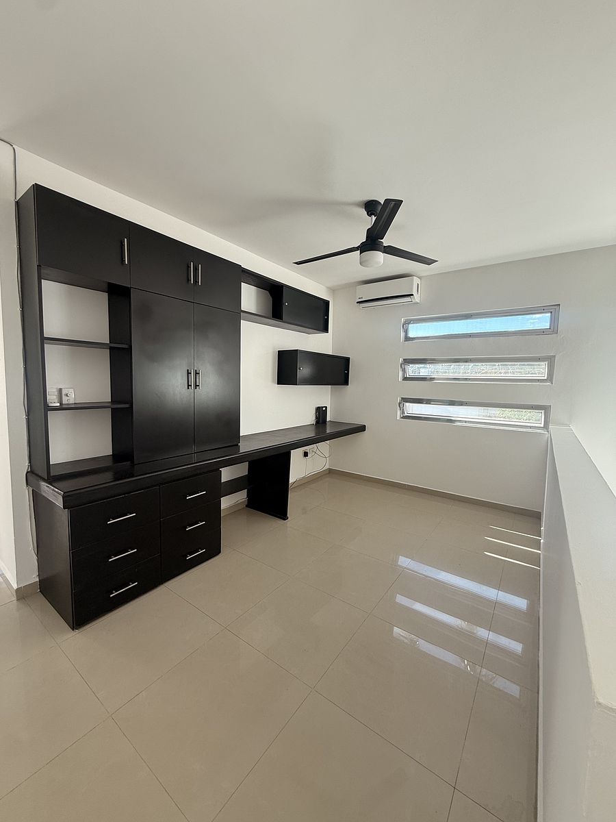 7 de 17: Area de oficina, tv, etcc..