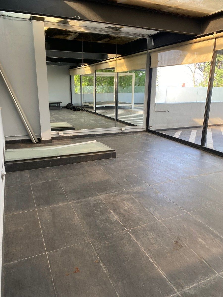 CASA EN VENTA EN LAS AGUILAS - foto 4