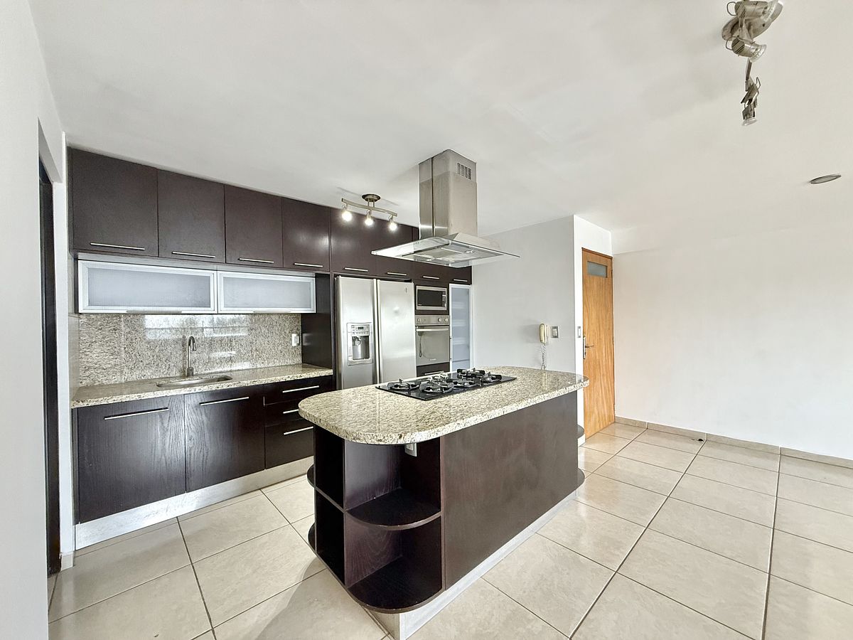 3 de 23: Cocina abierta