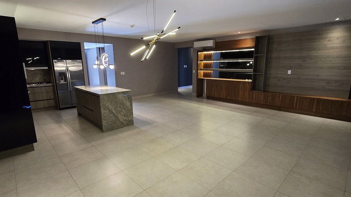 4 of 31: Sala-comedor