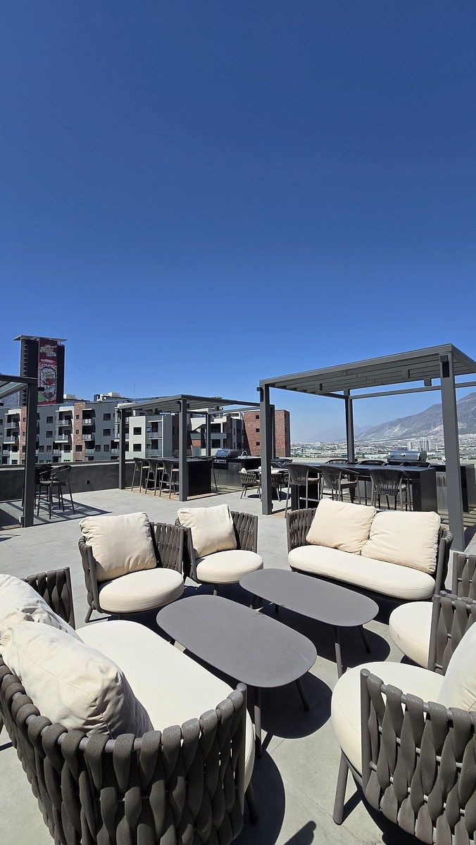 28 of 31: Terraza y asadores