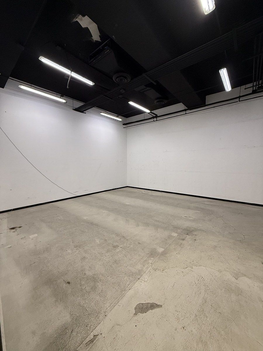 6 de 13: Salón de usos múltiples 1