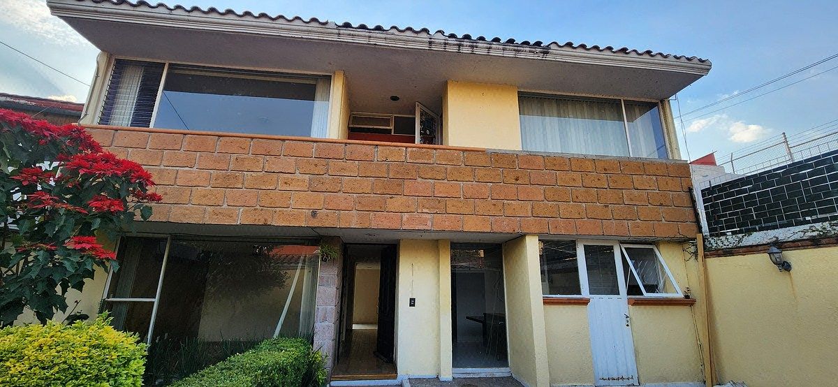 Casa con extraordinaria ubicación en Colón Echegaray
