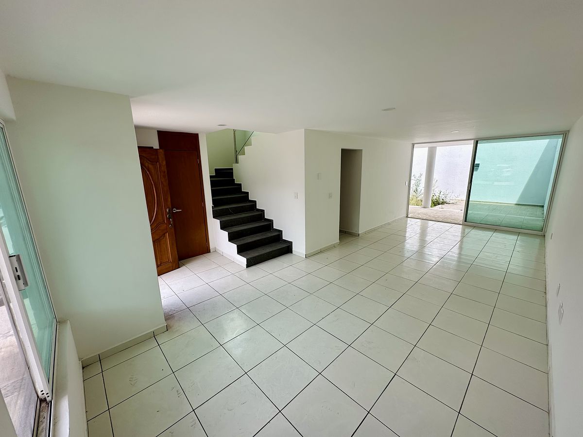 7 de 24: AREA DE SALA