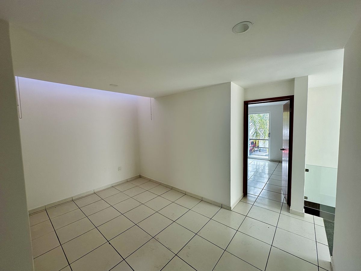 15 de 24: AREA DE TV