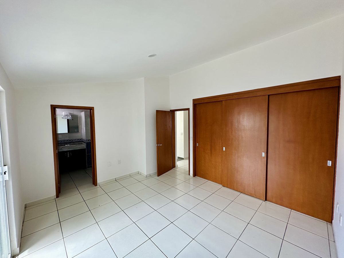 13 de 24: RECAMARA PRINCIPAL